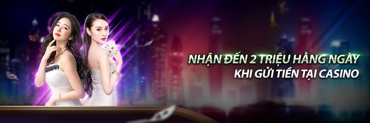 Một người đang xem thống kê trận đấu trên máy tính với logo BL555